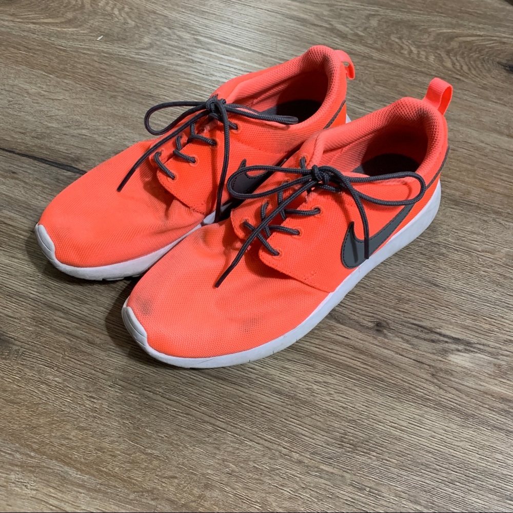 Nike Roshe One in Pink